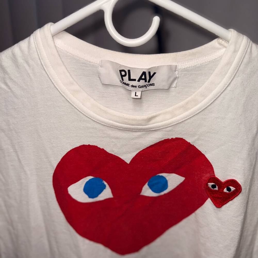 Comme des Garçons Play White T-Shirt with Red Heart